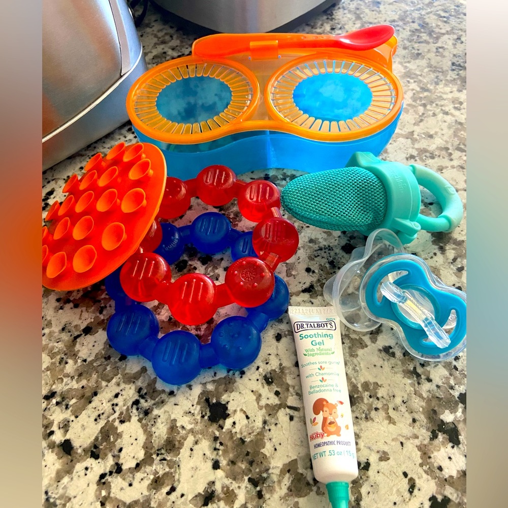 Bundle Baby feeding and Teething